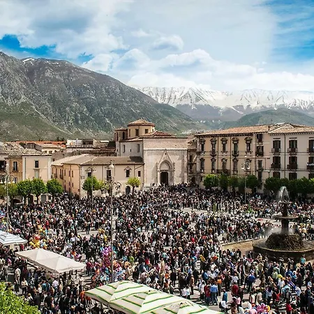 Apartment La Finestra Sulmo